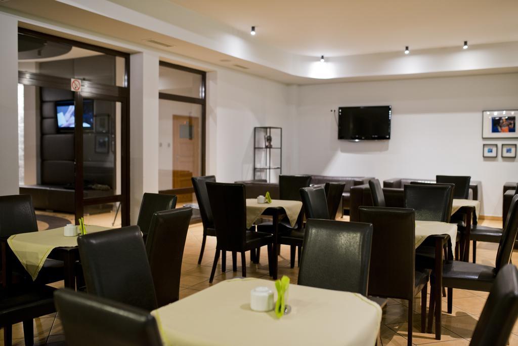 Hotel Centrum Bydgoszcz Bagian luar foto