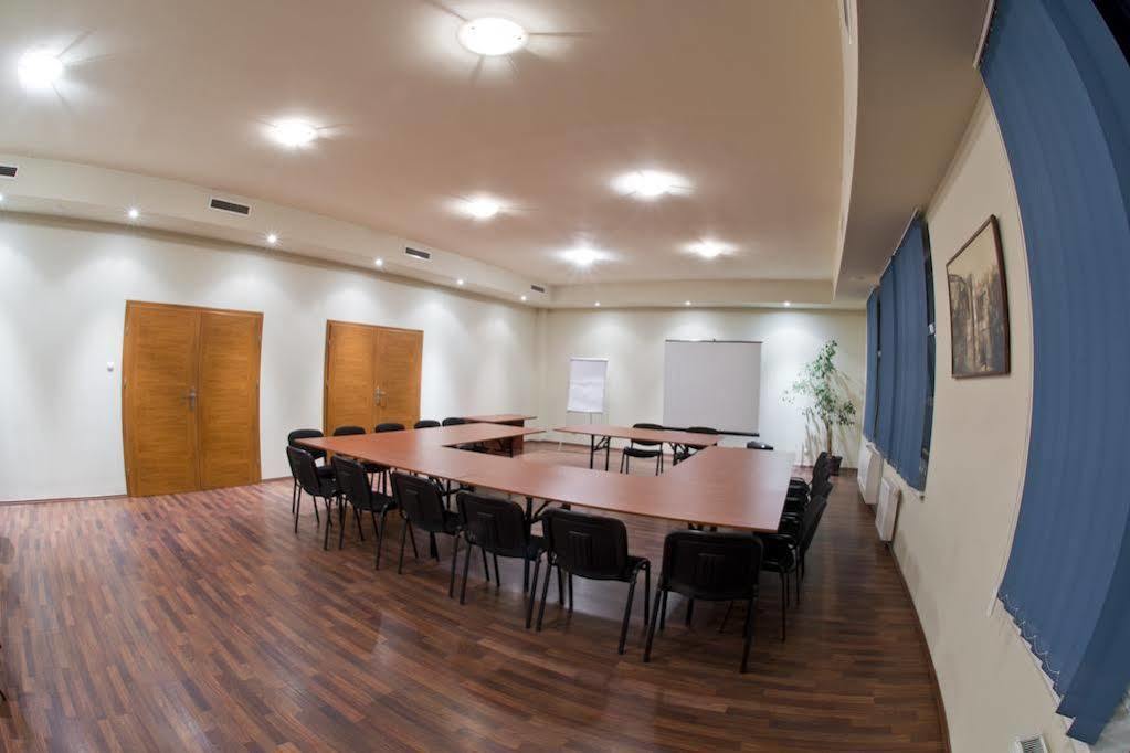 Hotel Centrum Bydgoszcz Bagian luar foto